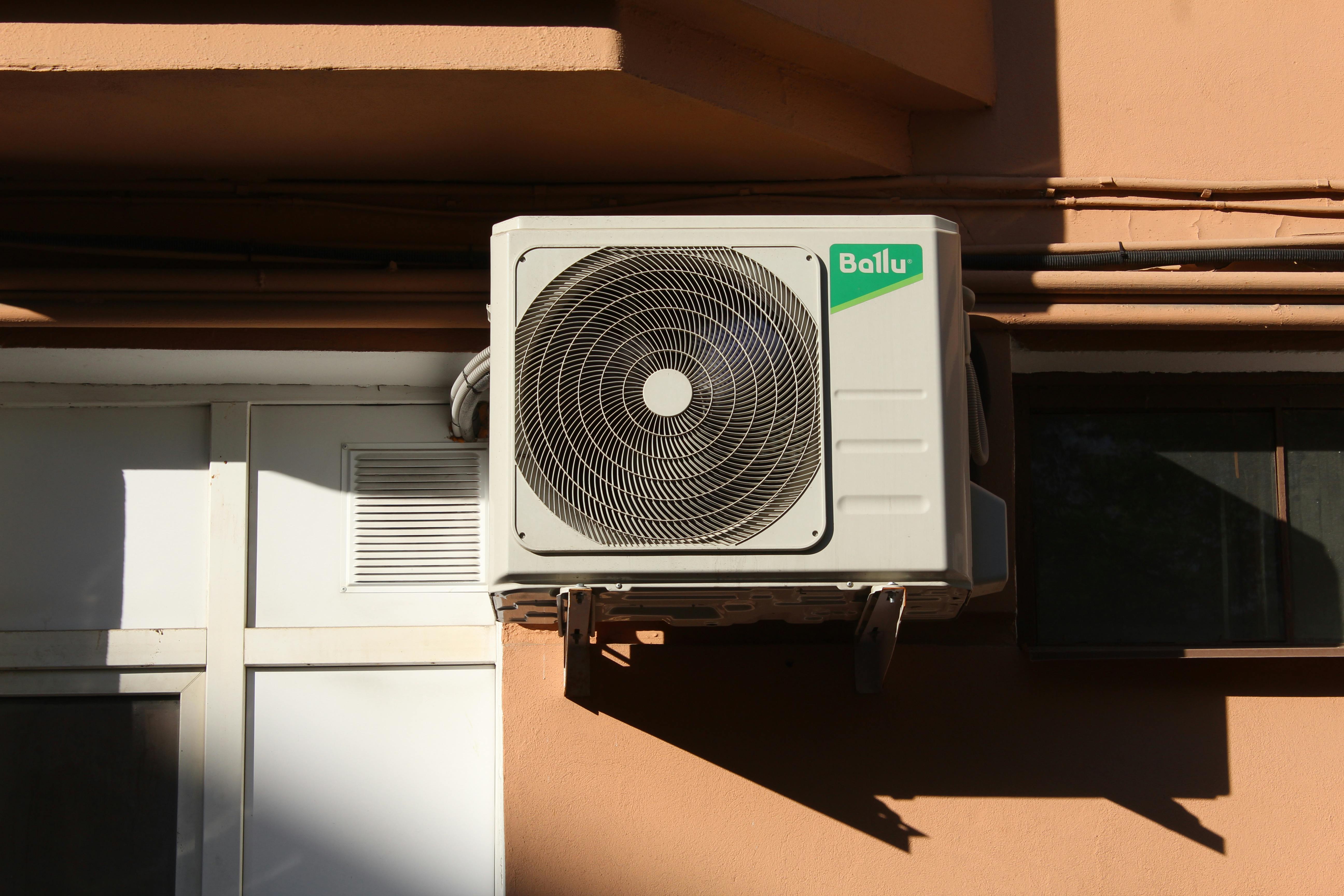 Modern HVAC unit installation in Sunnyvale residential area